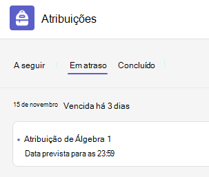 em atraso