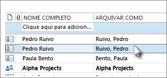 Mantenha pressionada a tecla CTRL e clique em cada contato que você deseja excluir