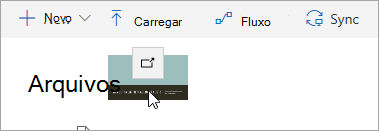 Uma captura de tela de um arquivo sendo arrastado para o OneDrive