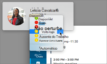 Captura de tela de retrato na janela do Skype com a caixa de diálogo de status de presença selecionada.
