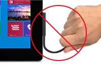 Incorreto: rebocar o cabo para desconectar
