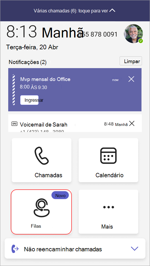 Captura de tela mostrando o ponto de entrada em Filas em um dispositivo do Teams Phone