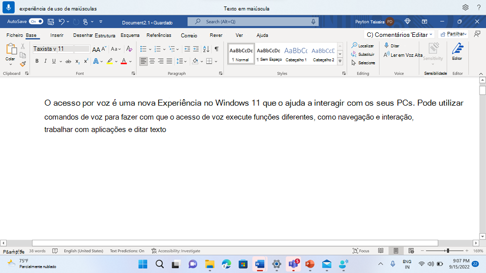 Word documento que mostra o comando de acesso por voz Maiúsculas.