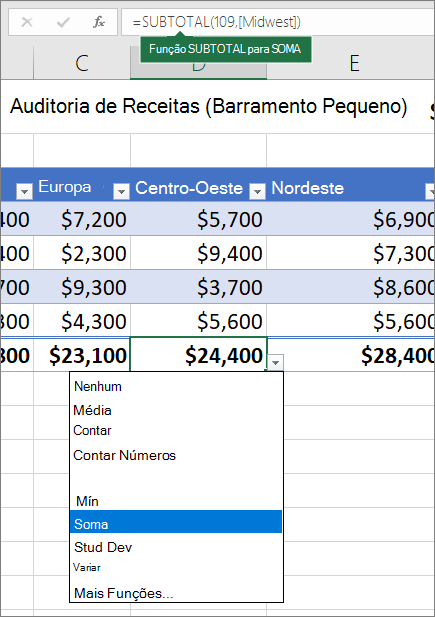 Exemplo da seleção de uma fórmula de Linha Total a partir da lista pendente de fórmulas da Linha Total
