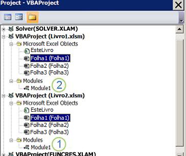 Painel Explorador de Projeto do VBA a mostrar as árvores de projeto para VBAProject Book1.xlsm e VBAProject Book2.xlsm. O número 1 marca o Module1 na pasta Workbook2.xlsm Modules e o número 2 marca a pasta Modules em Book1.xlsm, indicando para onde arrastar o módulo para copiá-lo.