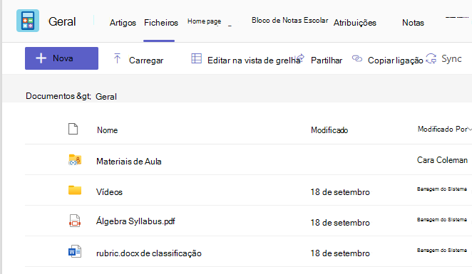 Captura de ecrã a mostrar Files separador a mostrar materiais de aula e ficheiros partilhados.
