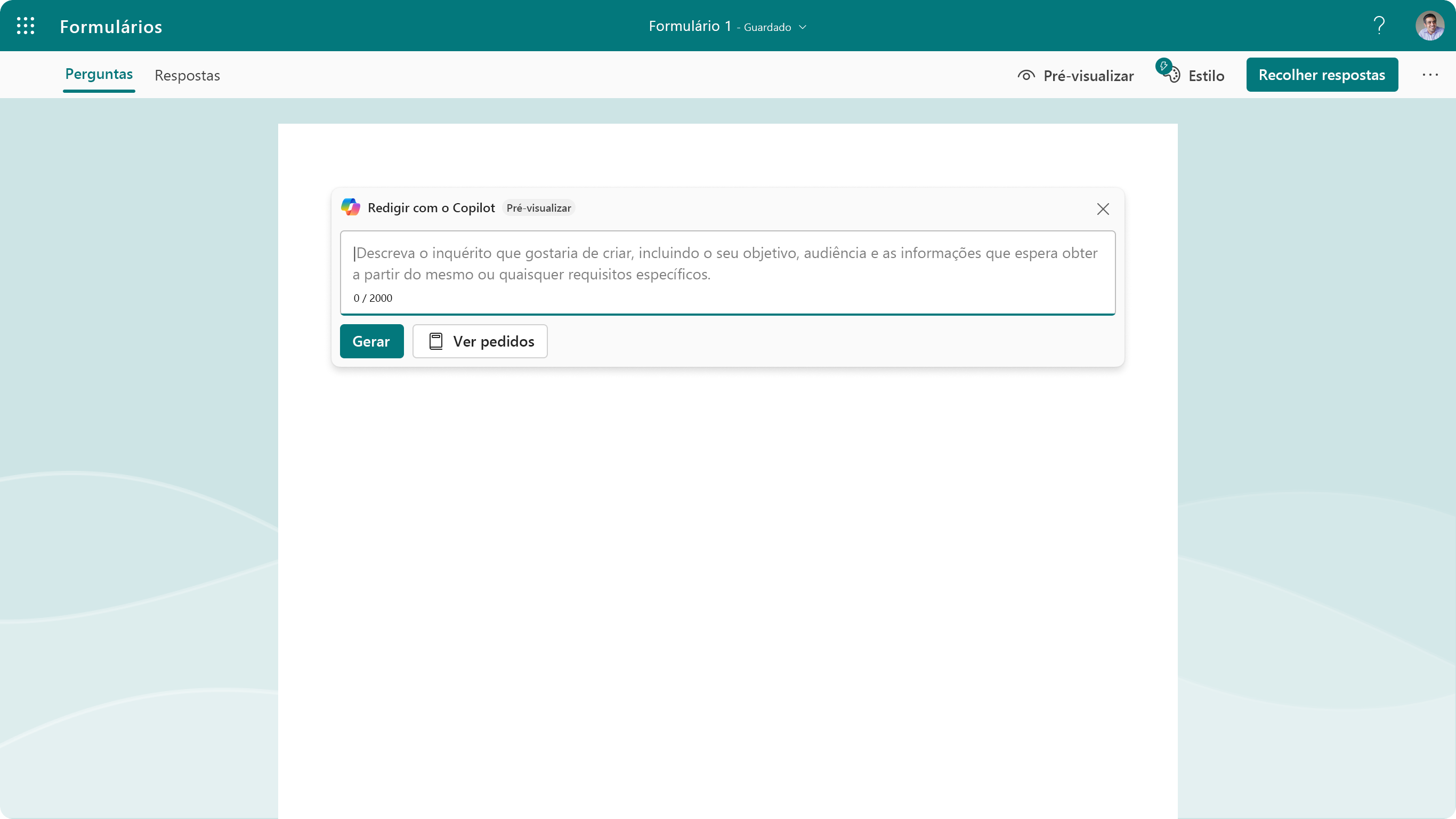Captura de ecrã que mostra a caixa de rascunho com o Copilot no Forms