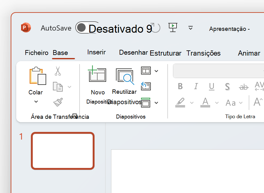 Uma captura de ecrã do canto superior esquerdo do PowerPoint no tema Branco.