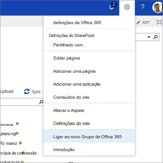 Esta imagem mostra o menu ícone de Engrenagem e selecionou Ligar ao novo Grupo do Microsoft 365.