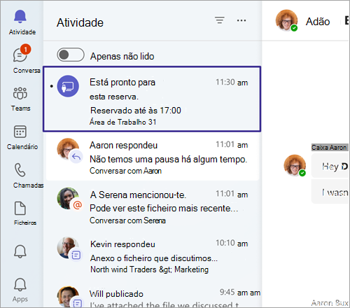 Captura de ecrã a mostrar a confirmação da reserva do suporte reservado no feed de atividades do Teams no plug-in.