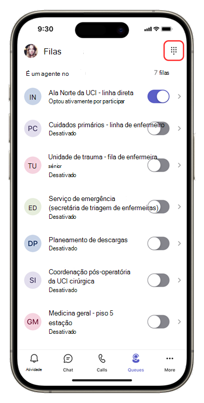 Captura de ecrã da aplicação Filas em dispositivos móveis, com o teclado de marcação no canto superior direito.