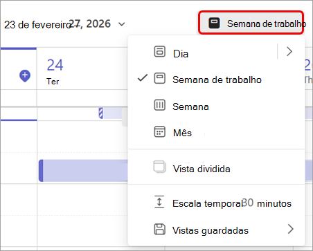 Captura de ecrã a realçar a vista da semana de trabalho no calendário do Teams.