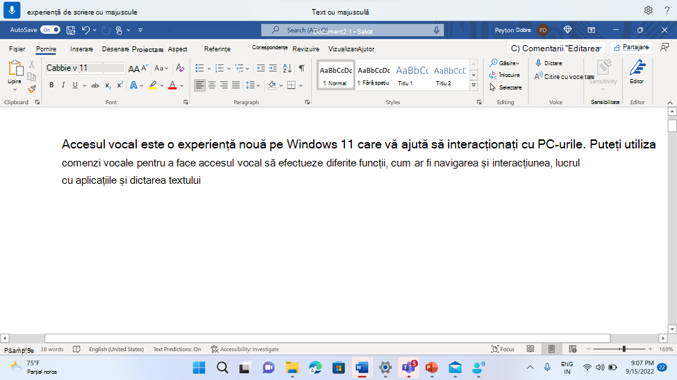Document Word care afișează comanda de acces vocal cu majusculă.