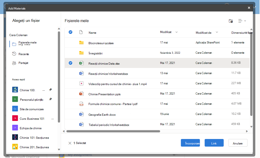 Legați sau încorporați un document OneDrive în editorul de text îmbogățit Schoology.