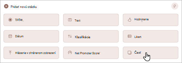 Snímka obrazovky zobrazujúca spôsob pridania novej sekcie do formulára alebo kvízu.