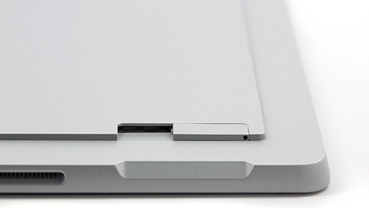 Zásobník SIM kariet vložený