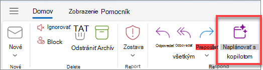 Zobrazuje panel s nástrojmi Outlooku so zvýrazneným tlačidlom Naplánovať s Copilotom.