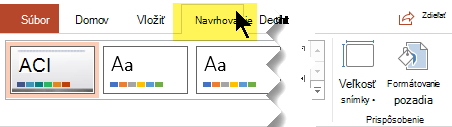 Na páse s nástrojmi kliknite na kartu Návrh. Tlačidlo ponuky Veľkosť snímky pri pravom kraji obsahuje ovládacie prvky orientácie snímky.