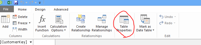 Pás s nástrojmi v okne doplnku PowerPivot s príkazom Vlastnosti tabuľky