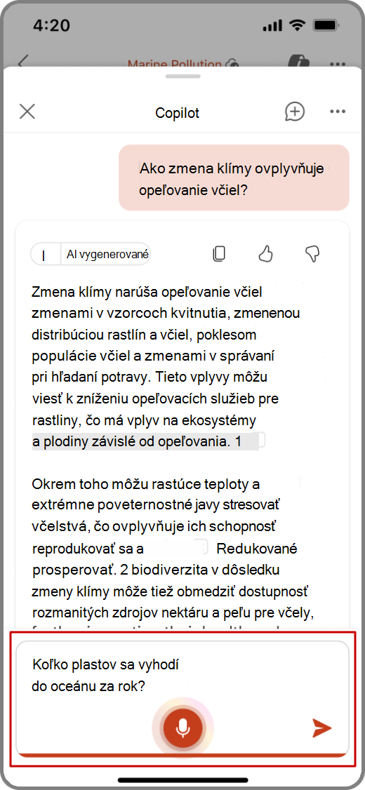 Snímka obrazovky Copilota v PowerPointe v zariadení so systémom iOS so zvýraznenou možnosťou zadávania hlasom