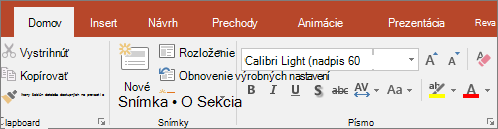 Zvýrazňovač textu na páse s nástrojmi v PowerPointe.