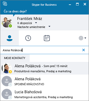 Snímka obrazovky s oknom Skype for Business pri hľadaní kontaktu na pridanie.
