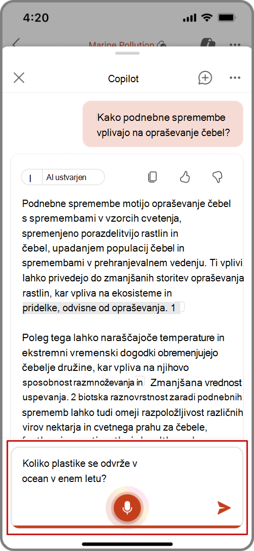 Posnetek zaslona storitve Copilot v PowerPointu na napravi s sistemom iOS z označeno zmogljivostjo glasovnega vnosa