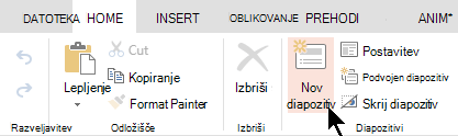 Gumb »Nov diapozitiv« na zavihku »Osnovno« ali na traku