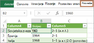 Izbiranje celice v poizvedbi za prikaz zavihka Poizvedba