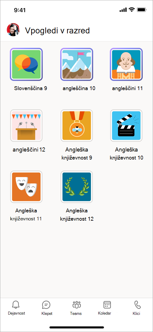 Posnetek zaslona, na katerem je prikazana aplikacija Teams v prenosni napravi v Vpogledih za razred, kjer si ogledujete ploščice za osem razrednih skupin.