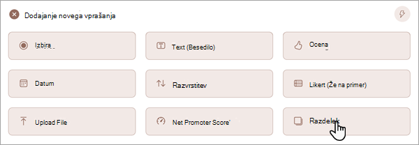 Posnetek zaslona, ki prikazuje, kako lahko dodate nov odsek v obrazec ali preskus znanja.