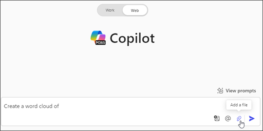 Dodajanje datoteke, izbrane s spletnega zavihka v Microsoft 365 Copilot Chat.