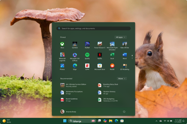 Posnetek zaslona namizja sistema Windows z barvo poudarkov, uporabljeno za meni na začetnem zaslonu in opravilno vrstico.