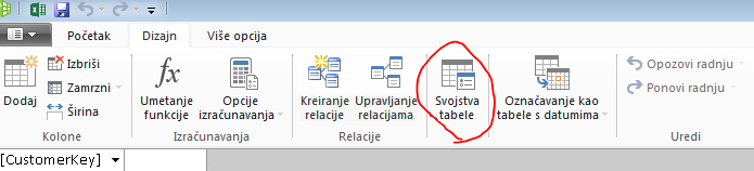 Traka na PowerPivot prozoru koja prikazuje komandu „Svojstva tabele“