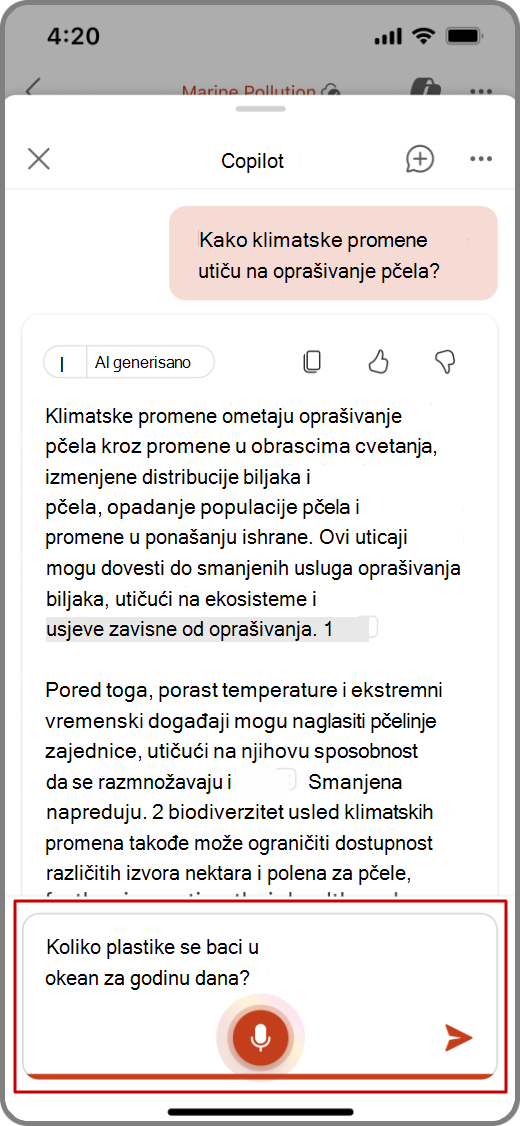 Snimak ekrana usluge Copilot u programu PowerPoint na iOS uređaju sa istaknutom mogućnosti za glasovni unos