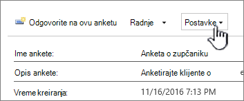 Dugme „Postavke ankete“ na vrhu celokupnog prikaza ankete