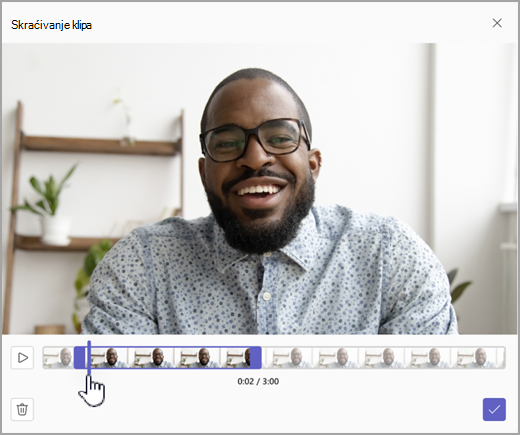 Snimak ekrana video klipa u usluzi Microsoft Teams sa opcijom skraćivanja klipa.