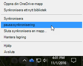 En skärmbild av den föregående OneDrive för företag-menyn med Pausa synkronisering markerat.