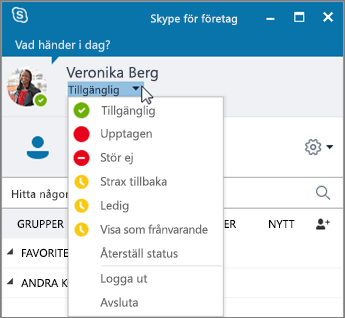 Skärmbild av Skype för företag-fönstret med statusmenyn öppen.