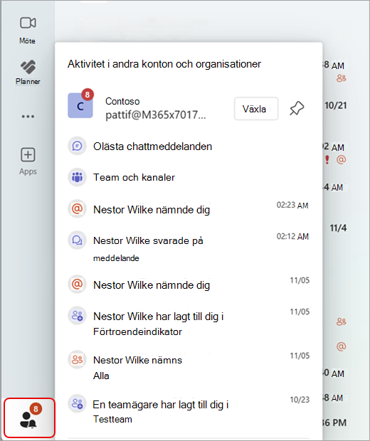 Skärmbild som visar Teams-aktivitet i flera konton och organisationer.