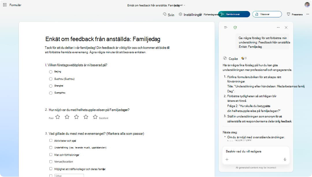 Skärmbild av formuläret Medarbetarfeedback med förslagspanelen för Copilot som erbjuder förbättringar.