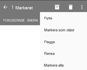 Listrutan visar följande alternativ: Flytta, Markera oläst, Flagga, Ta bort flaggor, Markera alla.