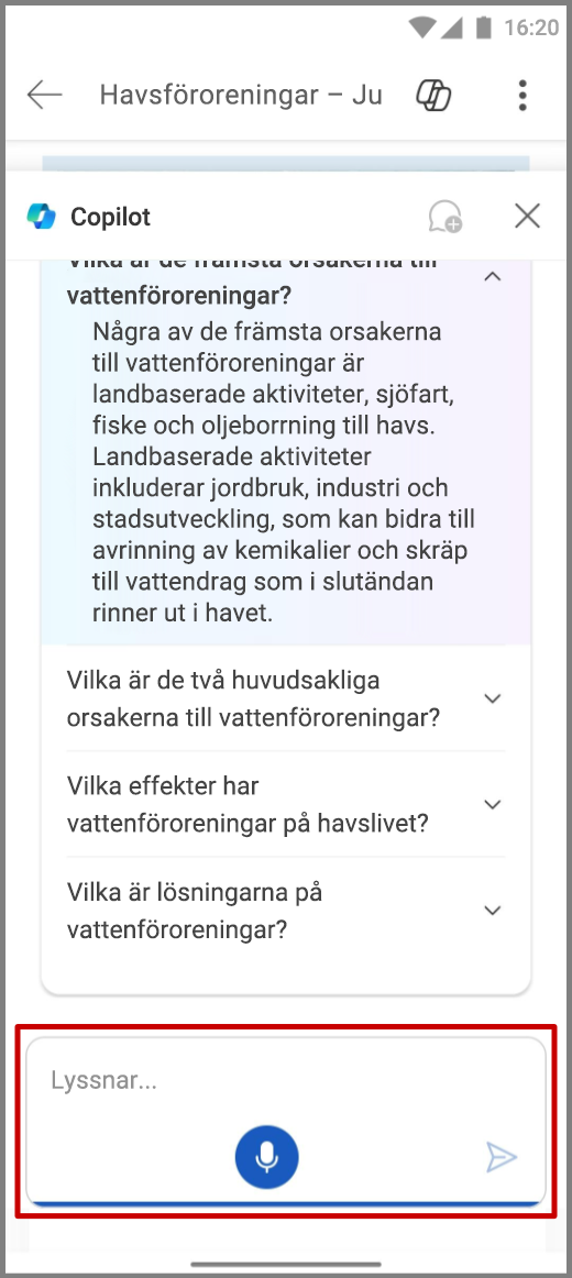 Skärmbild av Copilot i Word på en Android-enhet med röstinmatning i skrivrutan