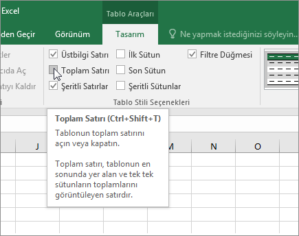Tasarım sekmesindeki Toplam Satırı seçeneği