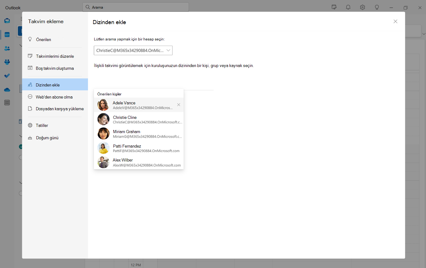 Önerilen kişiler ile dizinden yeni outlook ekleme özelliğini gösteren ekran görüntüsü