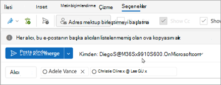 Alıcılarla Adres Mektup Birleştirmeyi başlatma. Her alıcı, listelenen diğer alıcılar olmadan e-postanın kendilerine ait bir kopyasını alır.