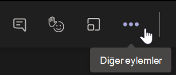Teams toplantısı denetim çubuğunda Diğer eylemler menüsünü gösteren ekran görüntüsü.