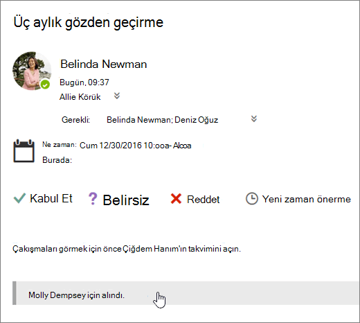 Paylaşılan takvime gönderilen toplantı isteğini gösteren ekran görüntüsü.