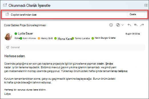 Copilot'ın e-posta yazışmasının özetini oluşturması için Özetle seçeneğini belirleyin.