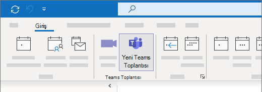 Outlook Takvim görünümünde yeni Teams Toplantısı seçimi